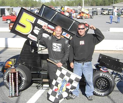 Blaze Martin streaks to Parts Plus USCS sprint car win at Watermelon Capital Speedway