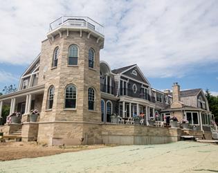 Lake Home in Ozaukee Co.