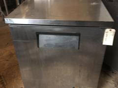 True  28 Worktop Refrigerator