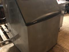 Manitowoc 430 lb Ice Bin 