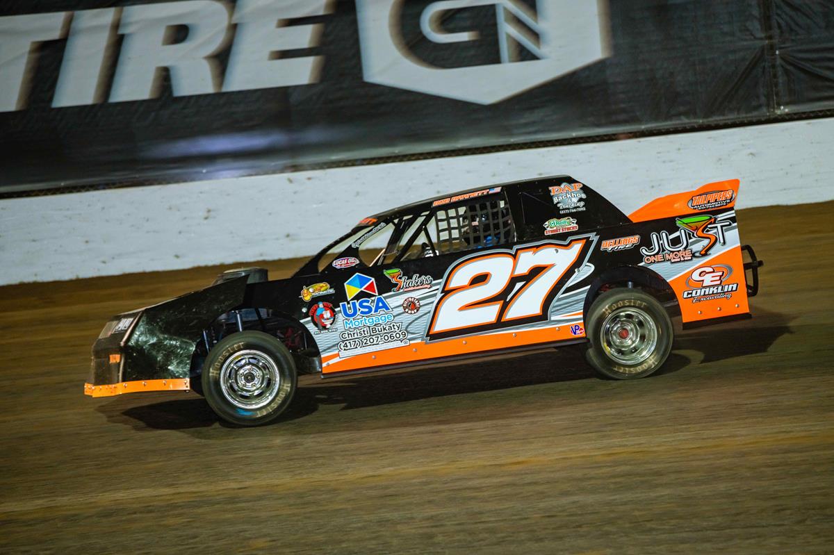 Lucas Oil Speedway Spotlight: Veteran Barnett, racing in his blood, fired up for another Street Stock season