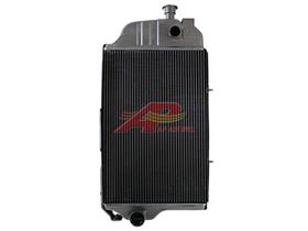 AR90945 - John Deere Radiator 