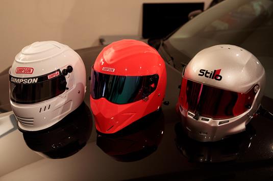 HOW TO: CHOOSE THE RIGHT RACING HELMET FOR YOUR NEEDS
