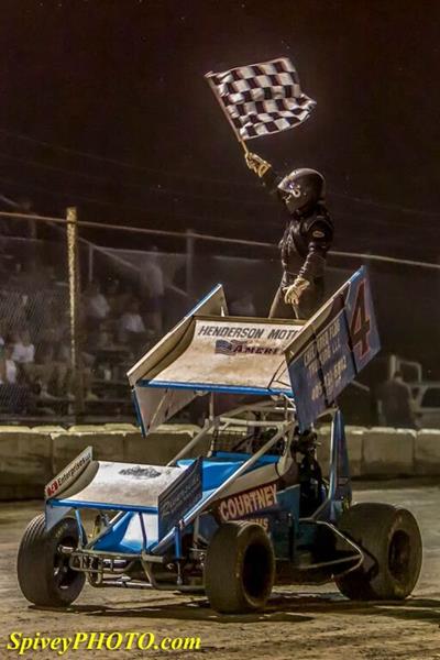 Shane Sellers wins Dirty 30 by half a wheel!