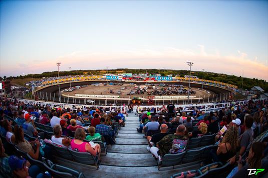 Huset’s Speedway Begins 2022 Season With $5,000-to-Win Cressman Sanitation Shootout During Window World Night This Sunday