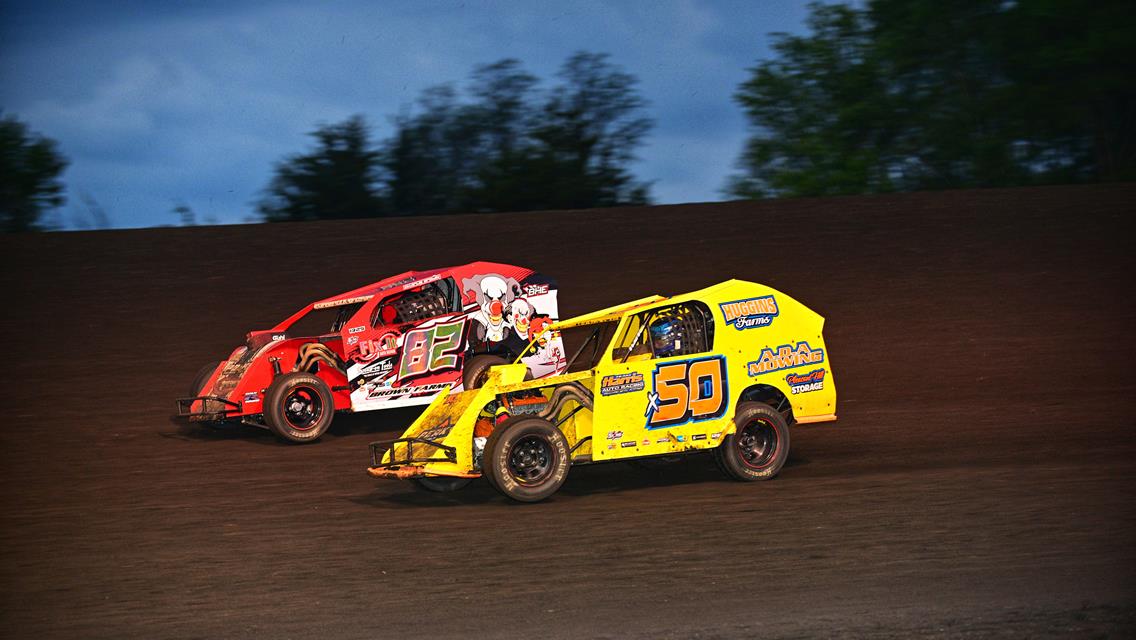 Huggins Hustles to Boone Mod Lite Victory; Modified Make-Up Feature Set for Saturday