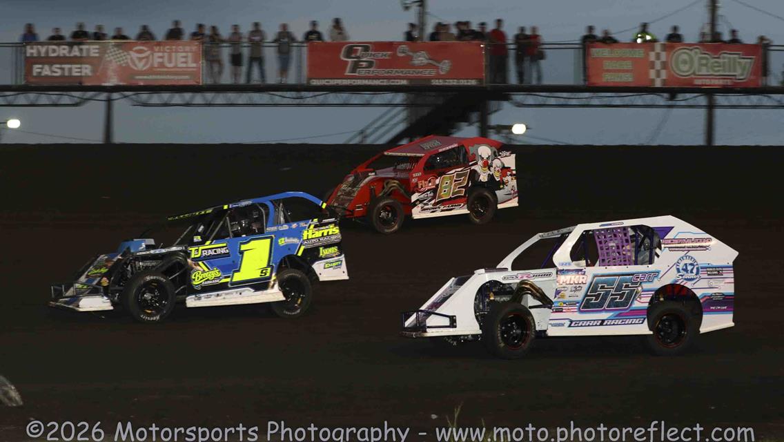 Huggins Hustles to Boone Mod Lite Victory; Modified Make-Up Feature Set for Saturday
