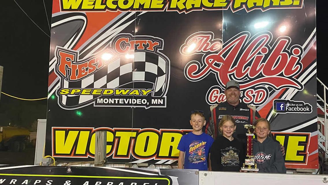 Matt Gilbertson sweeps Modified action at Fiesta City