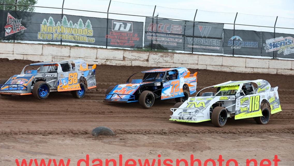 MIKE MULLEN DOUBLES UP ON OUTAGAMIE LATE MODEL, STOCK WINS