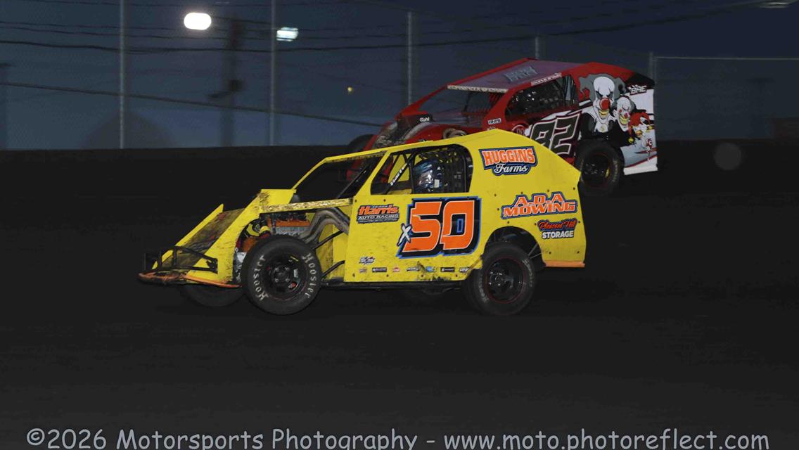 Huggins Hustles to Boone Mod Lite Victory; Modified Make-Up Feature Set for Saturday