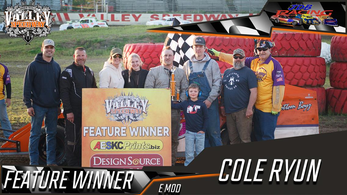 Ryun, Noll, Raffurty, Charles, Thomas visit Victory Lane