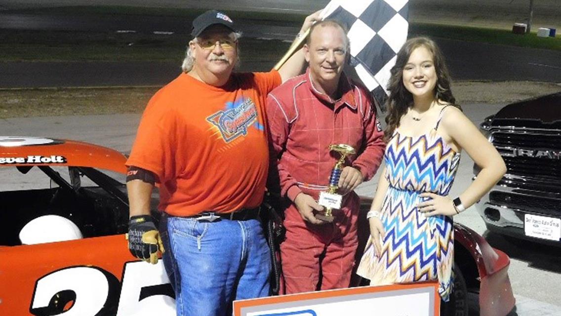 teve Holt Returns to Victory Lane at Lebanon I-44 Speedway