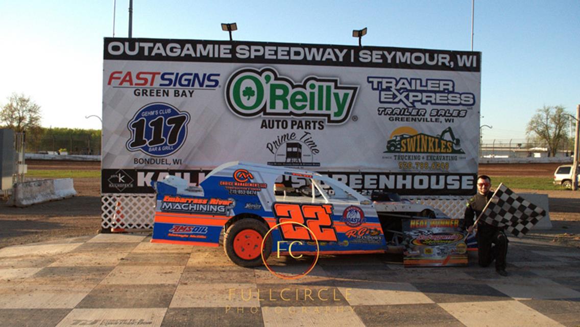WHITMAN SHADES SCHMIDT, SCORES OUTAGAMIE IMCA MOD GO