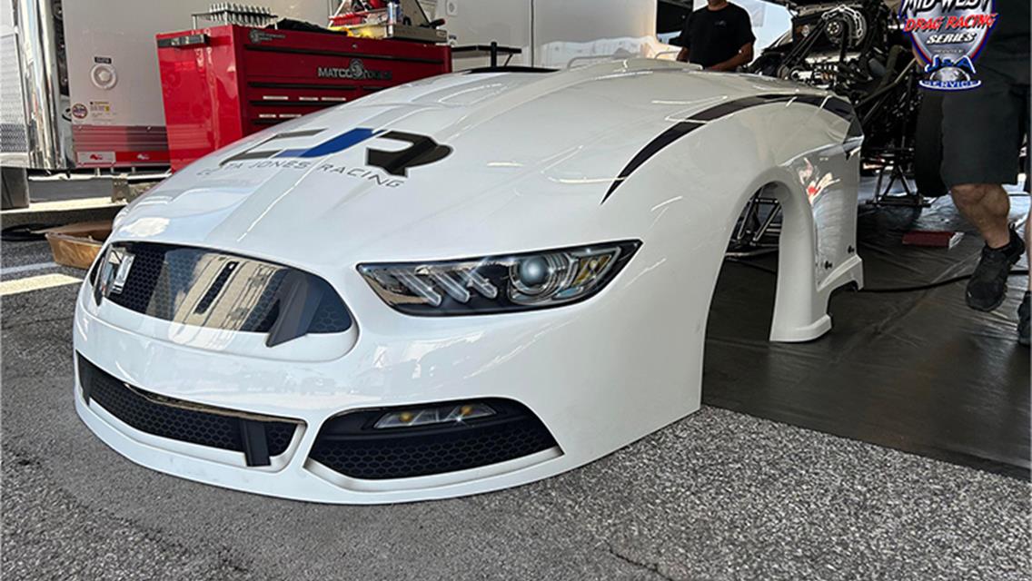 Robert Costa debuts NEW LJRC &#39;23 Mustang at Mid-West Drag Racing Series