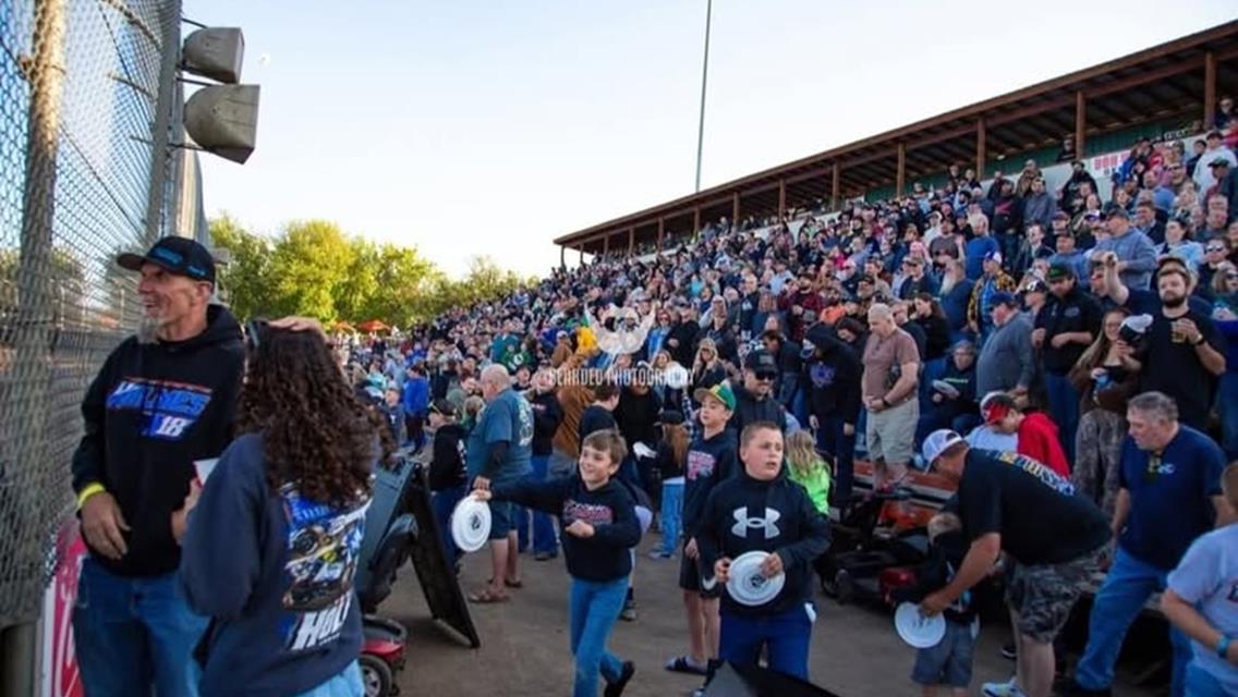 Willamette Speedway Fans Prove Why They’re the Best in Dirt Track Racing