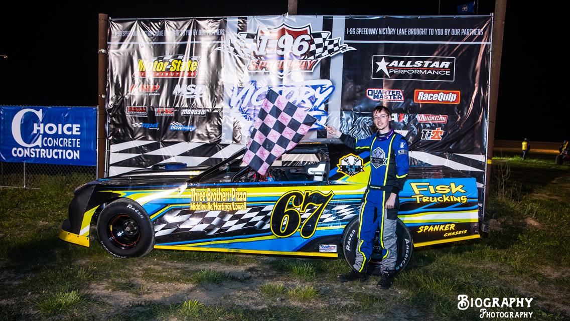 Elsie Curtiss Memorial Gives Great Racing
