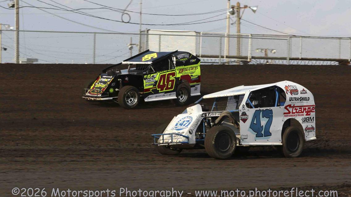 Huggins Hustles to Boone Mod Lite Victory; Modified Make-Up Feature Set for Saturday