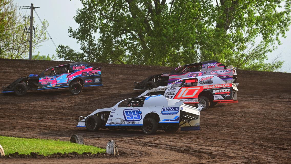 Huggins Hustles to Boone Mod Lite Victory; Modified Make-Up Feature Set for Saturday