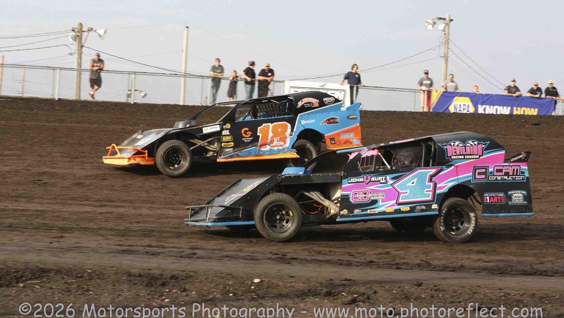 Huggins Hustles to Boone Mod Lite Victory; Modified Make-Up Feature Set for Saturday