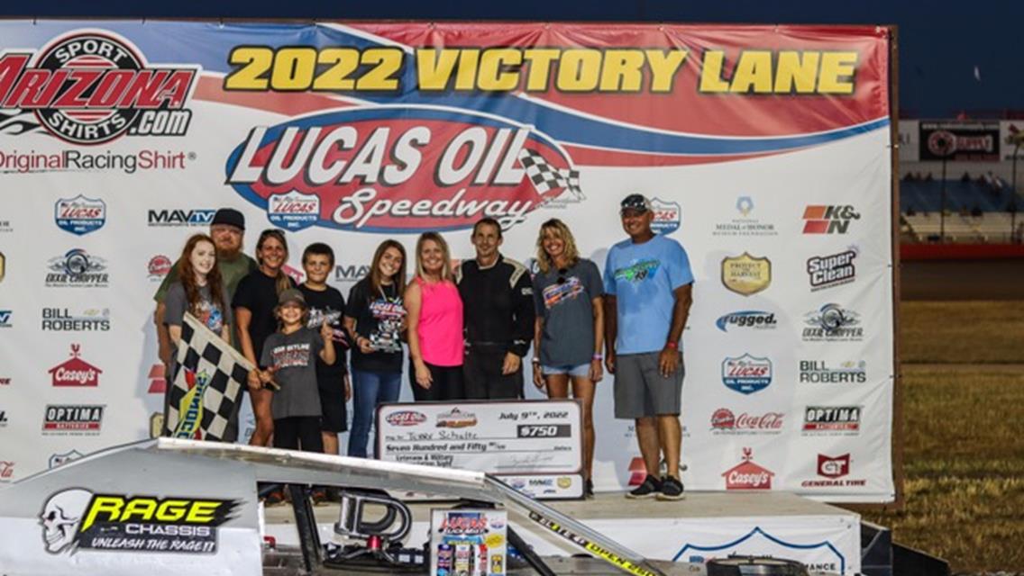 Schultz captures B-Mod headliner at Lucas Oil Speedway&#39;s Veterans and Military Appreciation Night