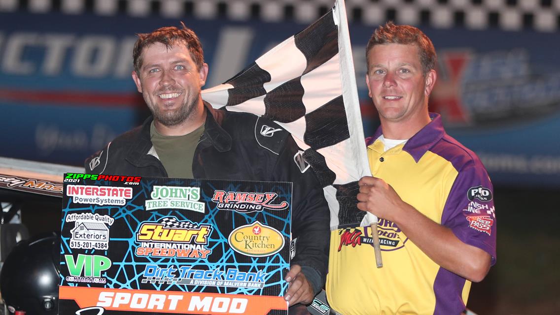 Kyle Berck Wins SLMR at SIS