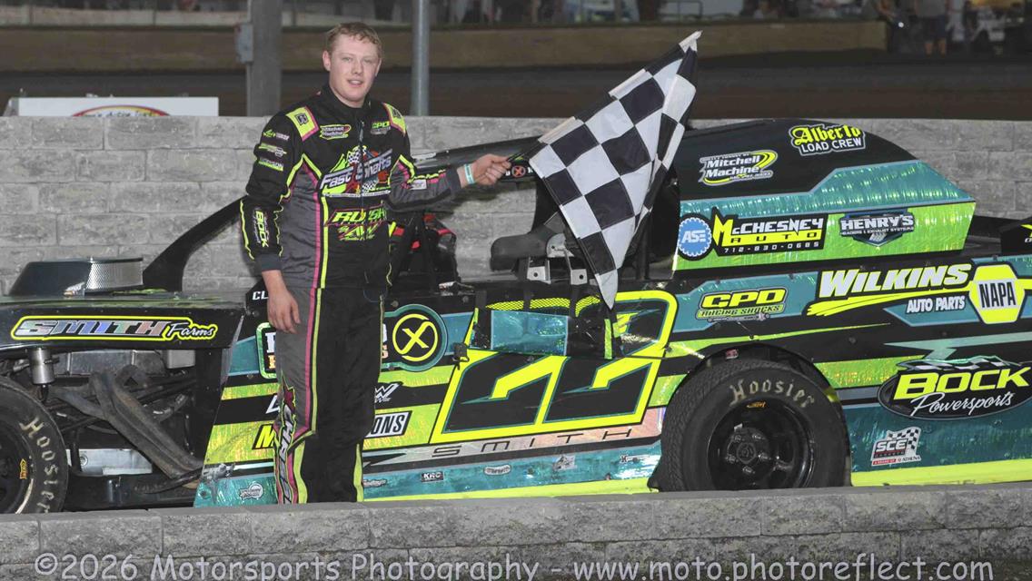 Huggins Hustles to Boone Mod Lite Victory; Modified Make-Up Feature Set for Saturday