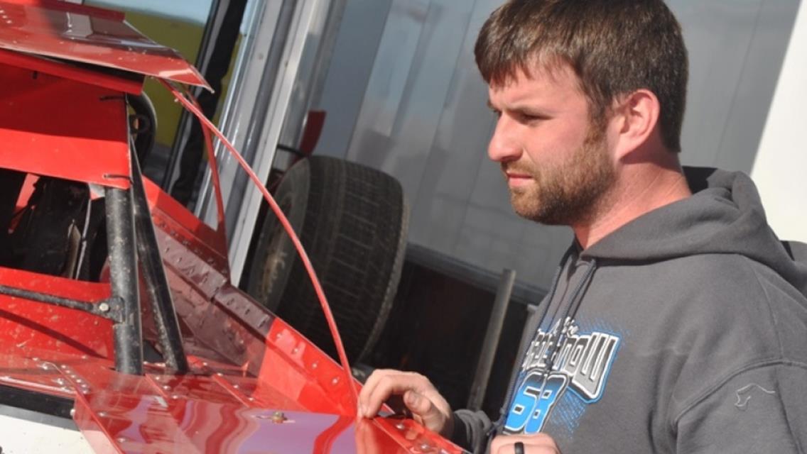 Dillard Begins Wild West Shootout at Arizona Speedway