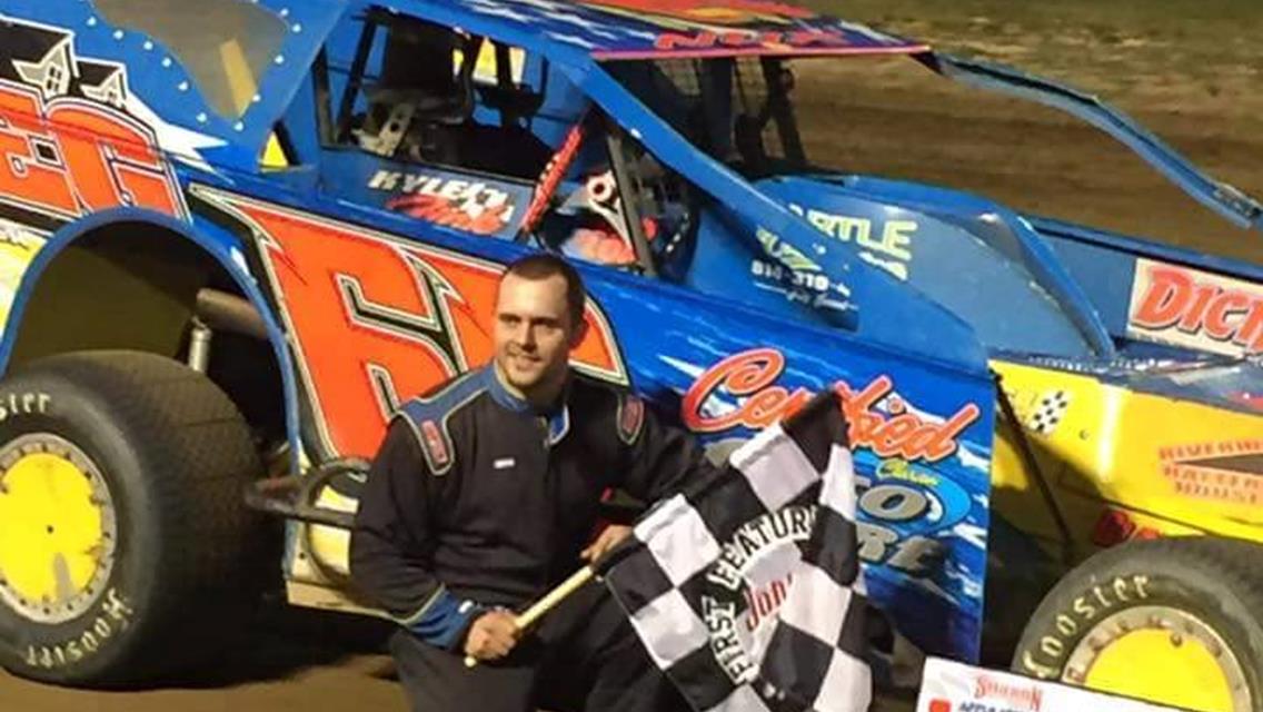 Kyle Fink's "358" Small-Block defeats Big-Block Mods in $1700 "Johnny Zdelar Memorial" Friday; Mark Marcucci wins Mod Lites; 1st ever Sharon win for V