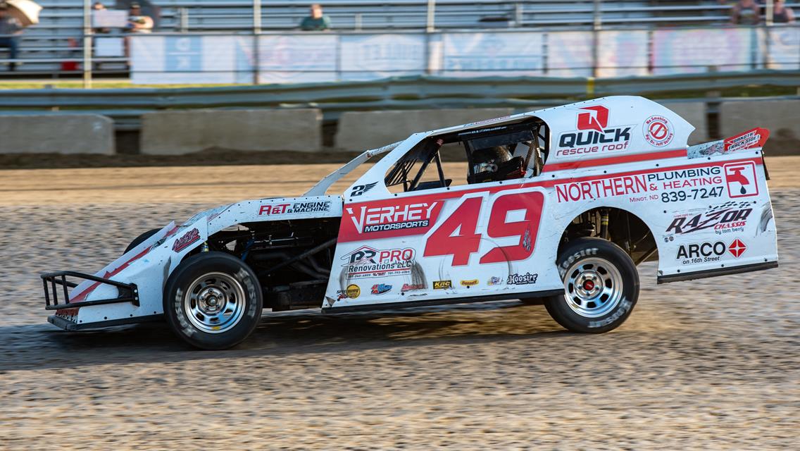 LAUDENSCHLAGER LANDS IN DACOTAH SPEEDWAY VICTORY LANE