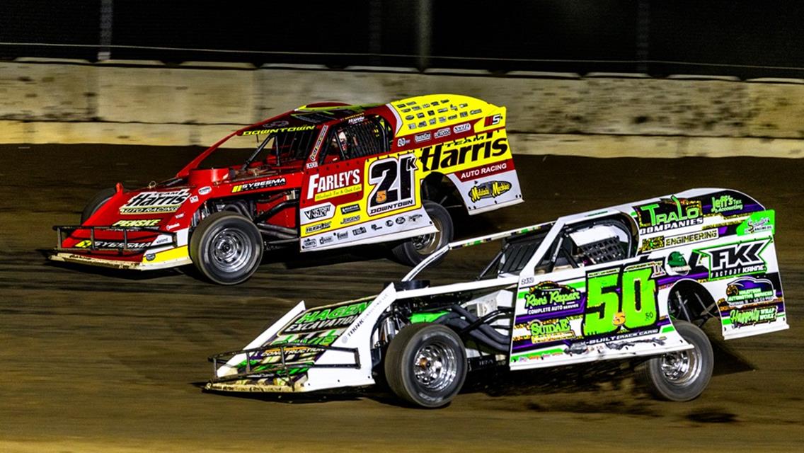 Sanders Strikes Late to Win War in West Union Opener After Mullens Mishaps