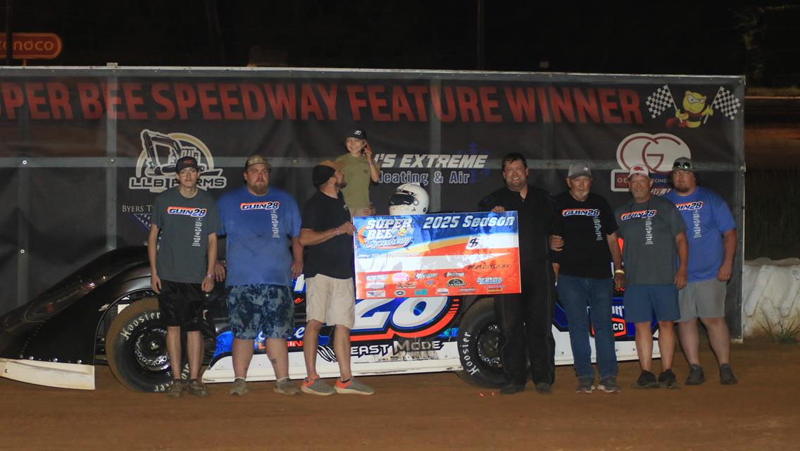 Guin Clinches First CRUSA Late Model Victory of the Season at Super Bee