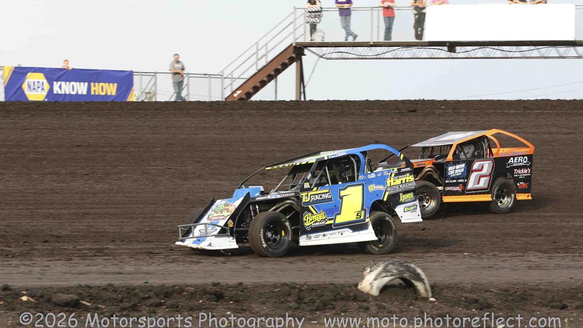 Huggins Hustles to Boone Mod Lite Victory; Modified Make-Up Feature Set for Saturday