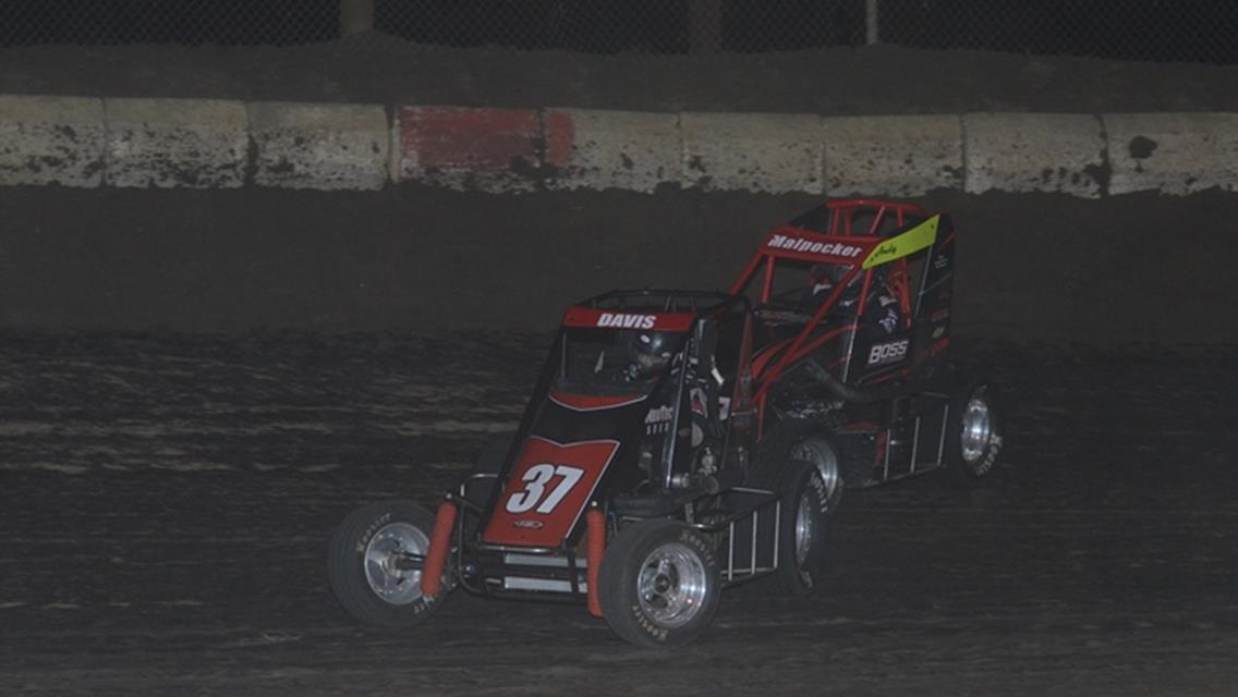 Davis Gets D-II Victory at Herb Barlow Memorial
