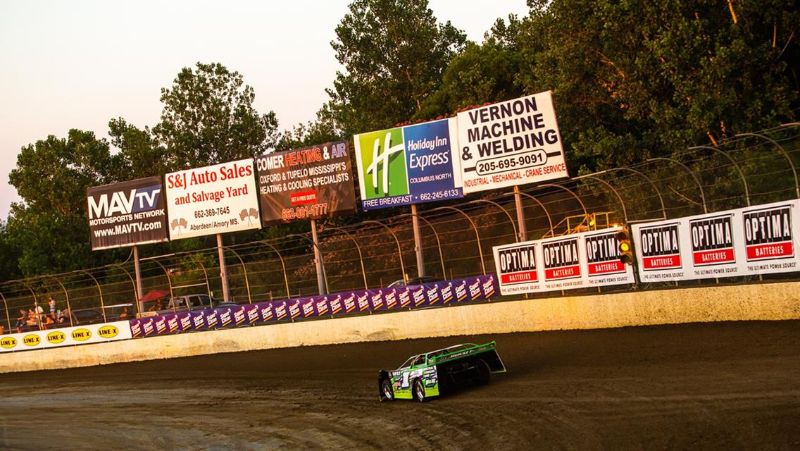 Erb attends Clash at the Mag at Magnolia