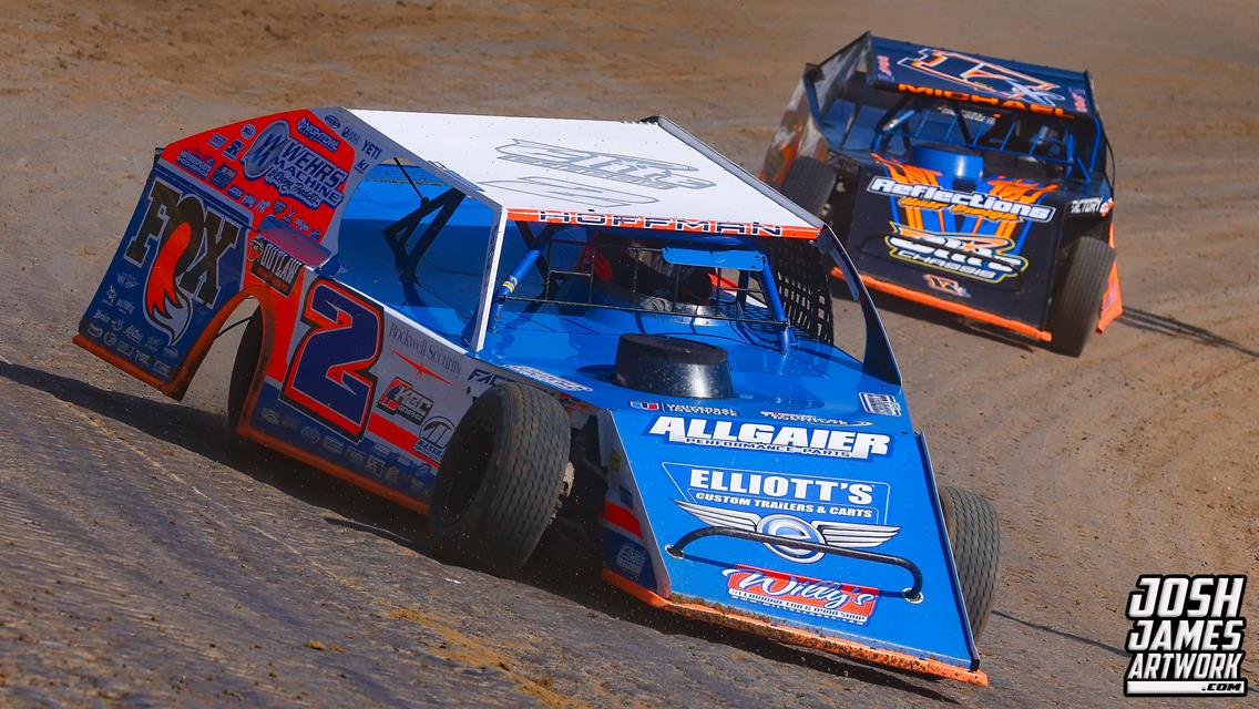 DIRTcar Nationals wraps up for the Outlaws and the Modifieds as they battle for the coveted Gator Trophies!