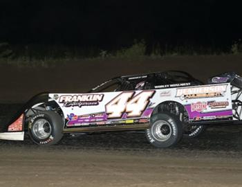 Chris Madden stormed to the $20,000 winner’s check in the Fever Heat 100 finale on Tuesday night at Stuart (Iowa) Speedway. (Mike Ruefer image)