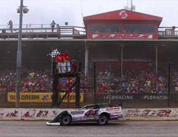 Chris Madden pocketed a $12,000 winner’s check in Saturday afternoon’s Dream prelim action. (Josh James Artwork image)