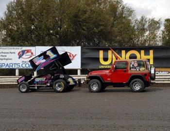 Sam getting pushed off in The Zemco #1 at Volusia Gene Marderness