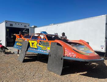 Cameron ready for LOLMDS action at Smoky Mountain Speedway. 