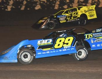 Mike Spatola raced to the $3,000 victory on Saturday night at Fairbury (Ill.) Speedway with the Mid America Racing Series Super Late Models. (Rocky Ragusa image)