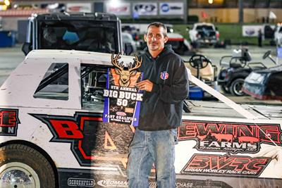 Schultz sets fast time as qualifying kicks off Lucas Oil Speedway