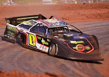 Jake O'Neil kicks off 2026 season with Hunt the Front Super Dirt Series