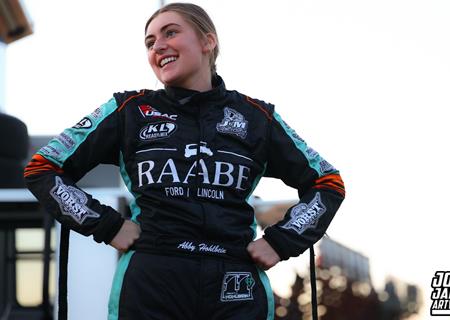 MDR teams up with Abby Hohlbein to pilot the 22M at the 2026 Chili Bowl National