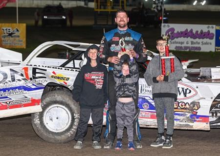 Tad Pospisil kicks off 2026 with Tri-State Series triumph at Off Road Speedway