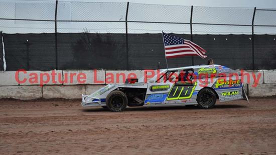 BENNETT STRIKES PAYDIRT IN OUTAGAMIE SEUBERT CALF RANCHES LATE MODEL LID-LIFTER