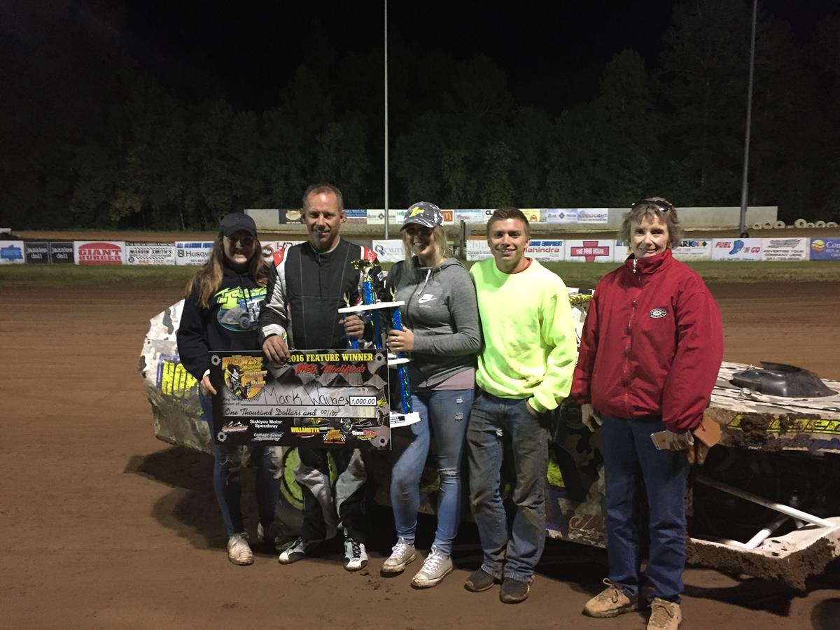 Mark Wauge Holds On To Win Wild West Modified Shootout Round #4 At Cottage Grove