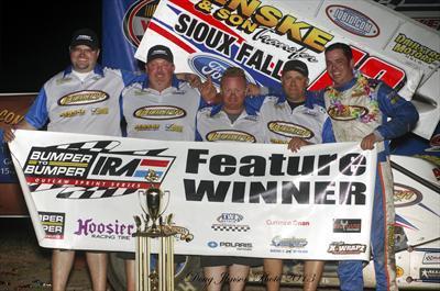 The Lunstra Motorsports crew in vicotry lane at Cedar Lake