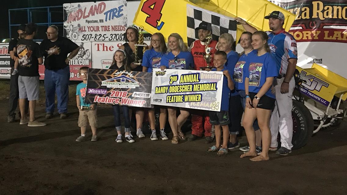 Lee Grosz takes trophy at Randy Droescher Memorial