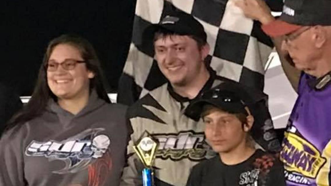 Hot Temperatures and Hot Racing feature in SignMasters Night